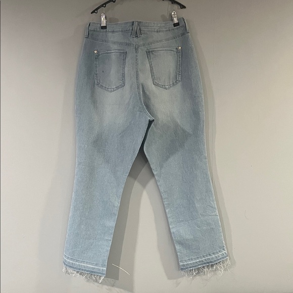 Bandolino Sky Blue Ankle Jeans - Picture 11 of 11